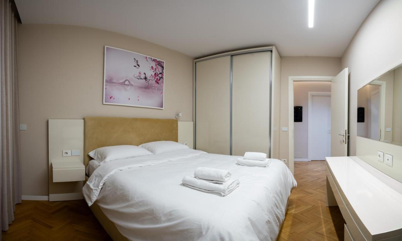 Center Tirana Liv Apartment Exteriör bild