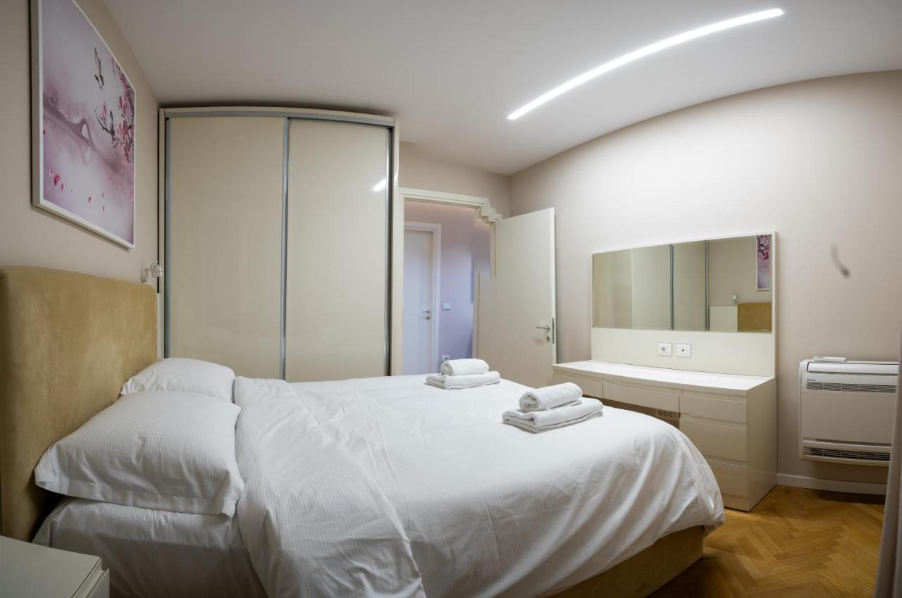 Center Tirana Liv Apartment Exteriör bild
