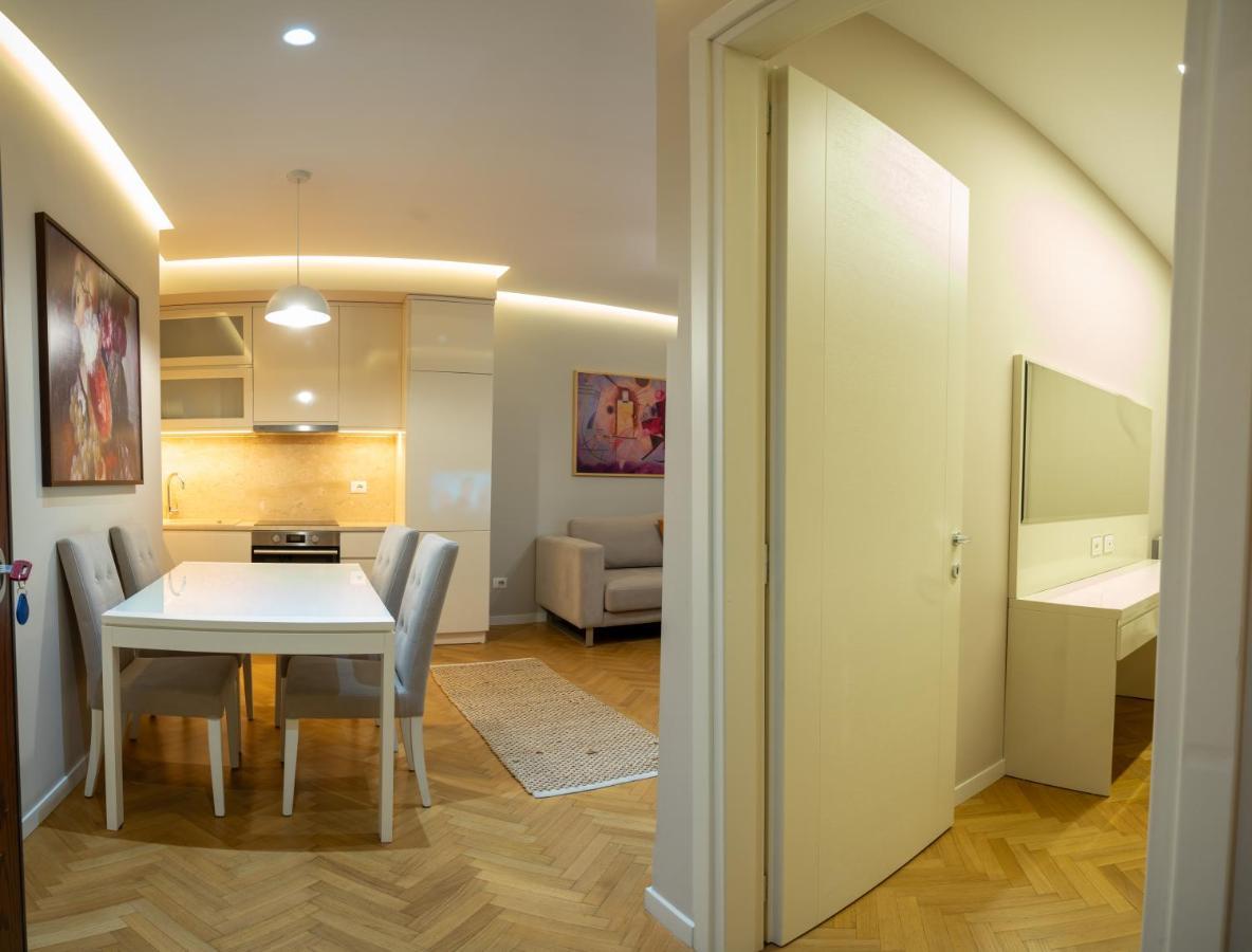 Center Tirana Liv Apartment Exteriör bild